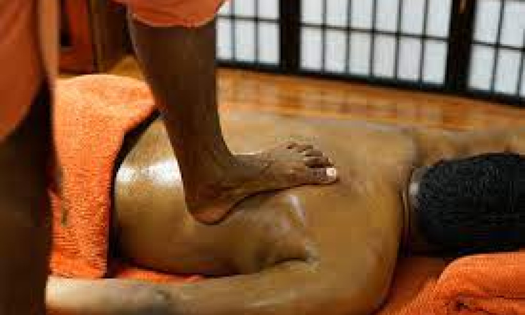 Uzhichil Massage: Discovering the Healing Power of Traditional Ayurvedic Therapy