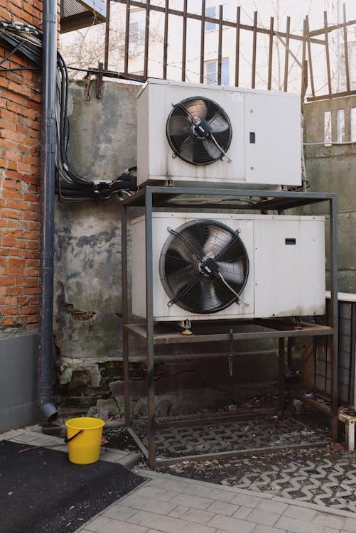 A well-maintained air conditioning unit running efficiently