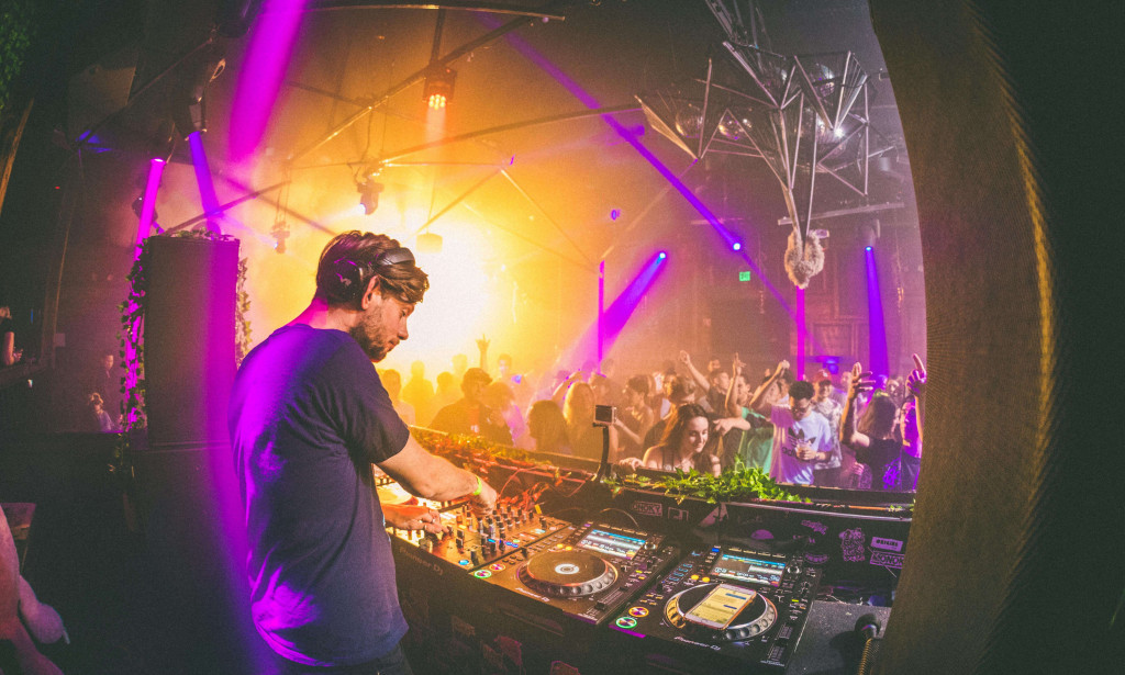 Hire Professional DJs in the UAE: The Ultimate Guide for Weddings and Parties