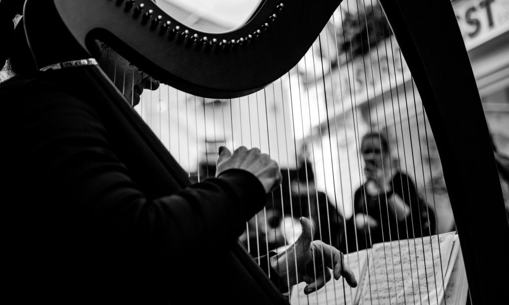 Hire Harpist in Dubai | Weddings, Parties & Corporate Events