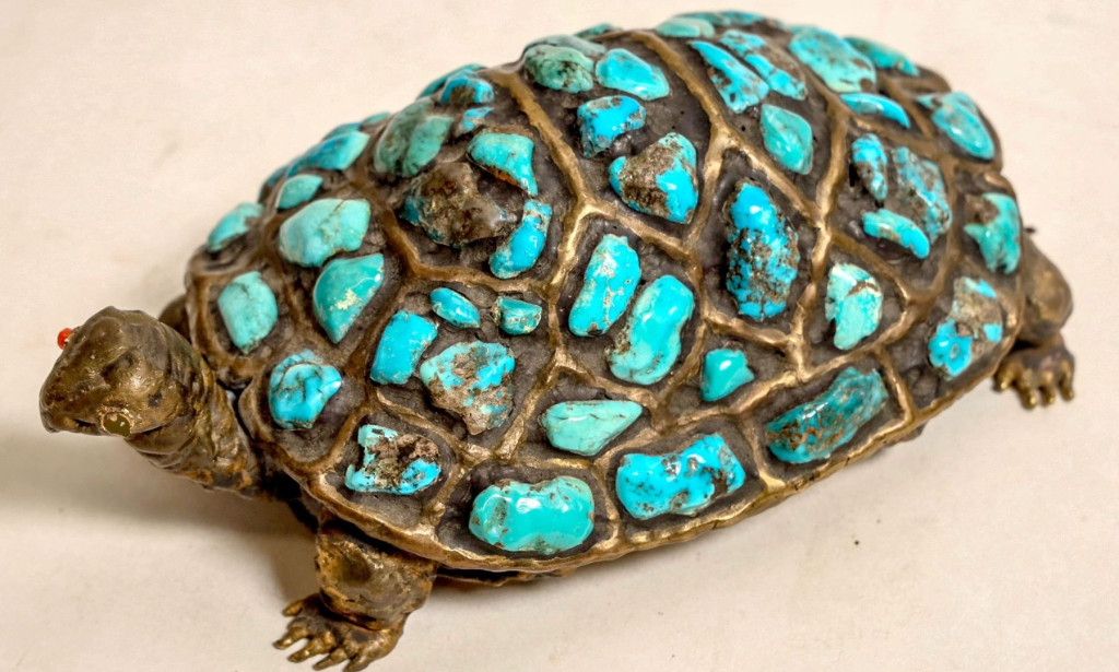 Over 4,300 Lots Cross The Auction Block in Holabird's Huge 7-day Autumn Gold Auction