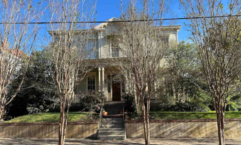 Items from The Merrill House in Natchez, Miss., are in Crescent City's Estates Auction
