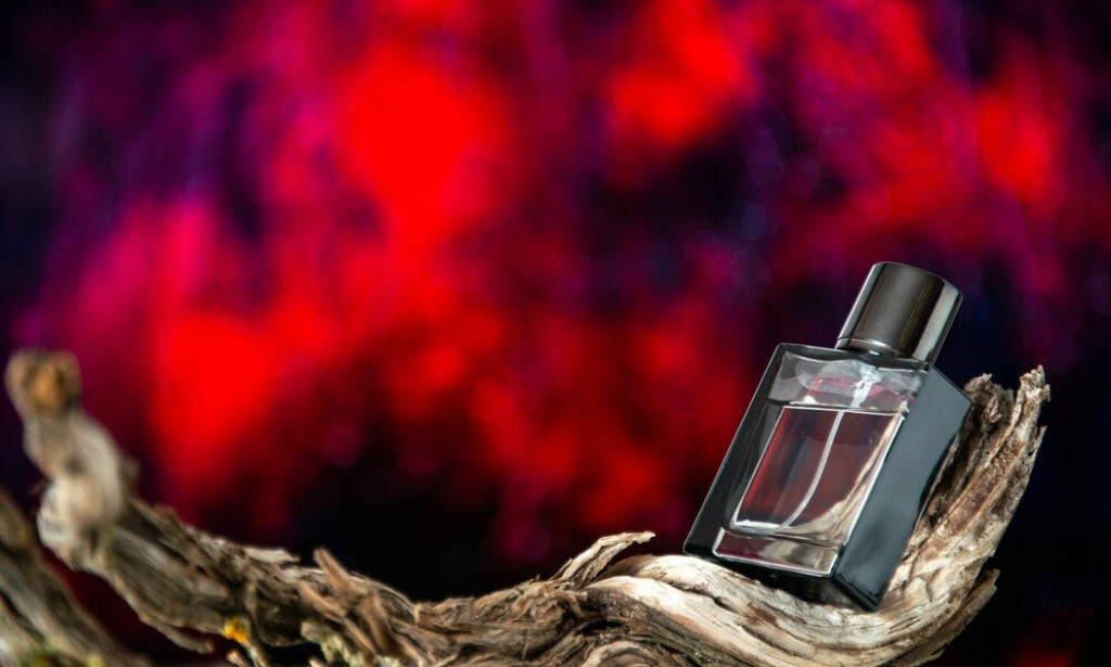 What Does Pink Pepper Smell Like in Perfume?