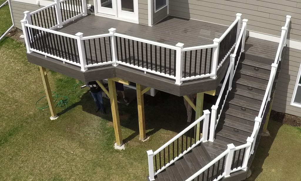 How to Choose the Best Materials for Outdoor Deck Stair Railing