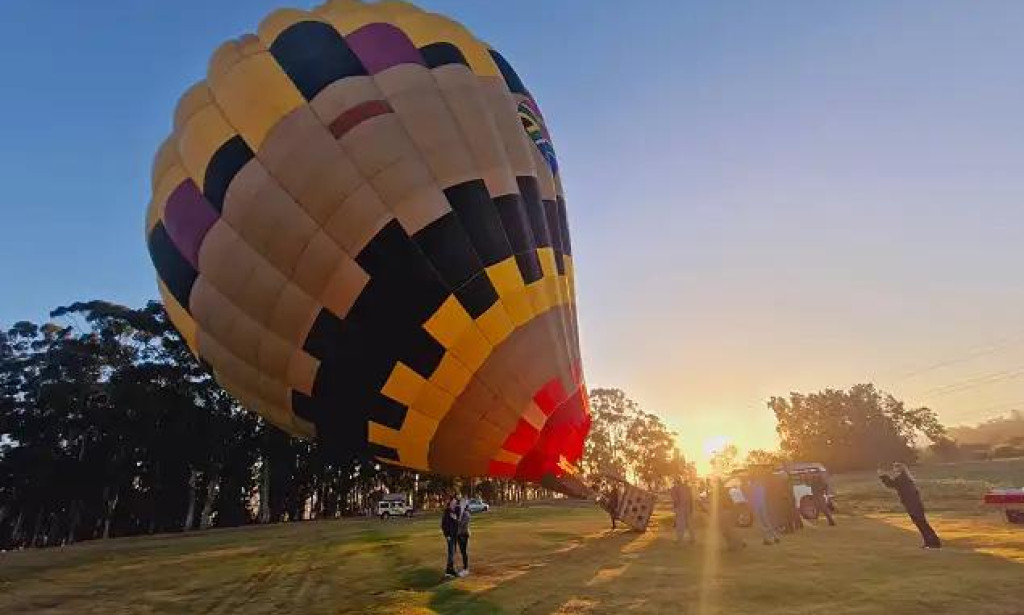 Hot Air Balloon Near Me & Blue Train Prices The Ultimate Luxury Travel Experience in South Africa