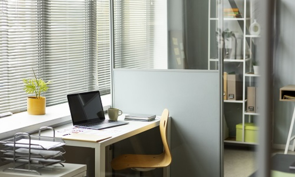 What to Look for When Buying Used Office Furniture and Cubicle Desks?