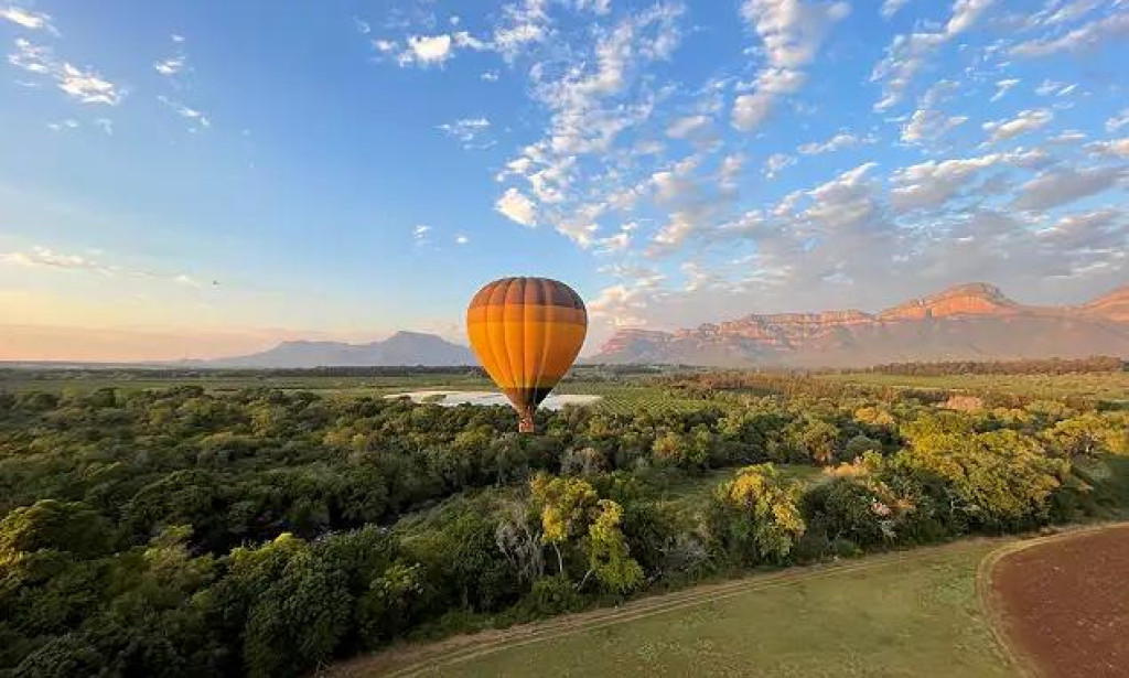 Cradle of Humankind Hot Air Balloon Adventures and the Best Time to Visit Zanzibar: A Complete African Travel Experience